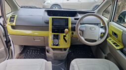 Toyota Noah 2009