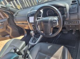 
										Isuzu D-Max 2022 full									