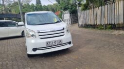 Toyota Noah 2009