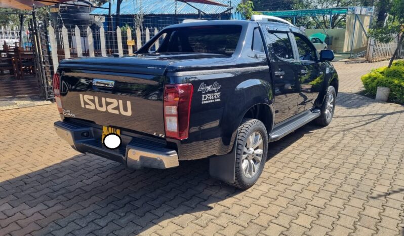 
								Isuzu D-Max 2022 full									