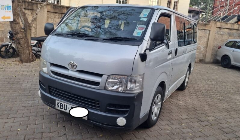 
								Toyota Hiace 2005 full									