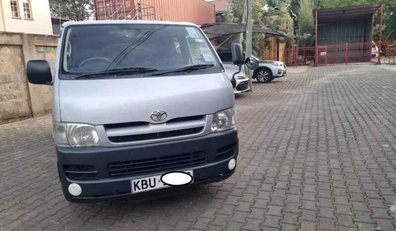 
								Toyota Hiace 2005 full									