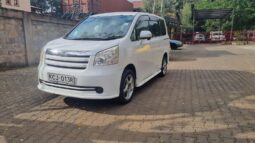 Toyota Noah 2009