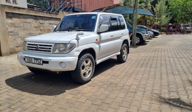 
								Mitsubishi Pajero IO 2000 full									