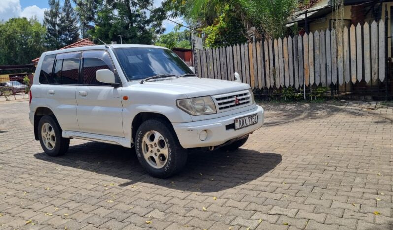 
								Mitsubishi Pajero IO 2000 full									