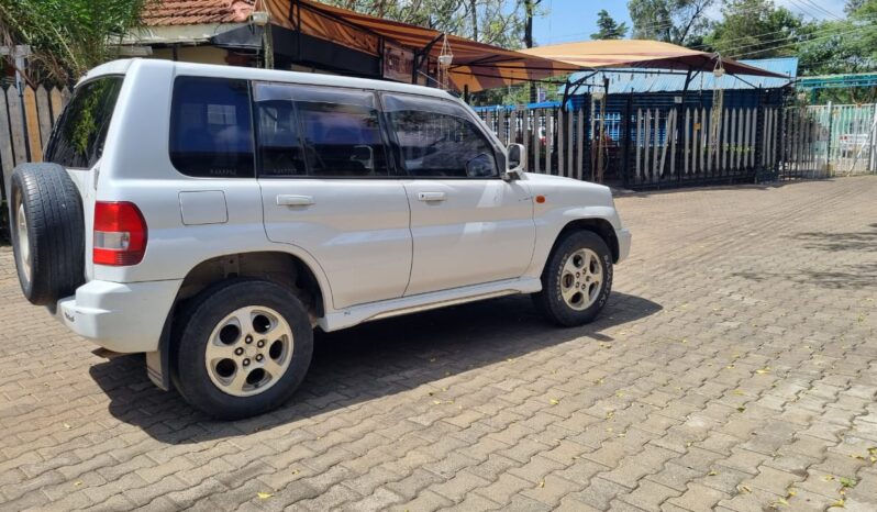 
								Mitsubishi Pajero IO 2000 full									