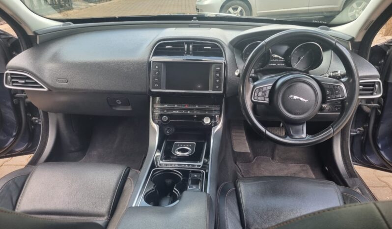 
								Jaguar XE 2015 full									