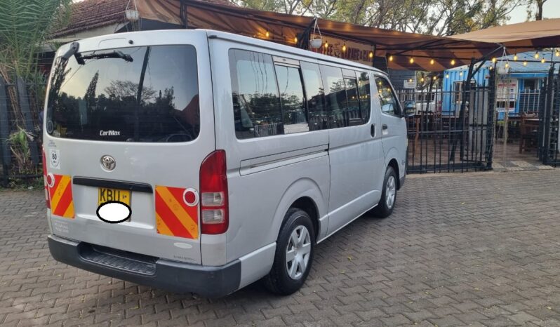 
								Toyota Hiace 2005 full									