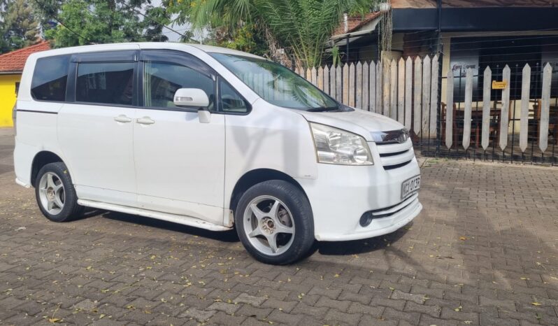 
								Toyota Noah 2009 full									