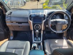 
										Isuzu D-Max 2022 full									