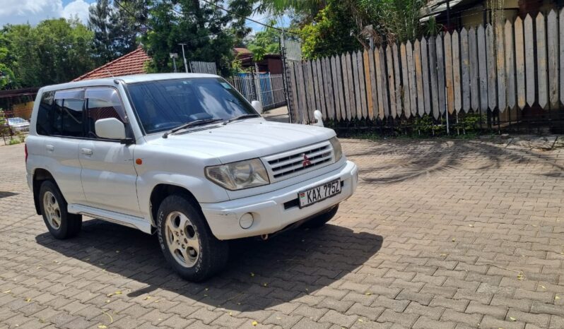 
								Mitsubishi Pajero IO 2000 full									