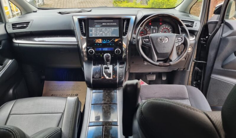 
								Toyota Velfire Luxury 2018 full									