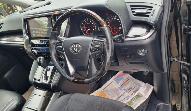 
								Toyota Velfire Luxury 2018 full									