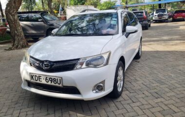 Toyota Corolla Fielder 2014