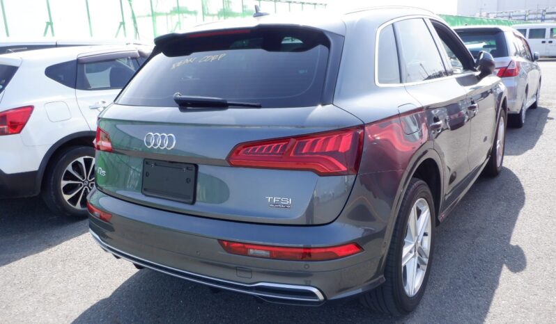 
								Audi Q5 2018 Gray full									