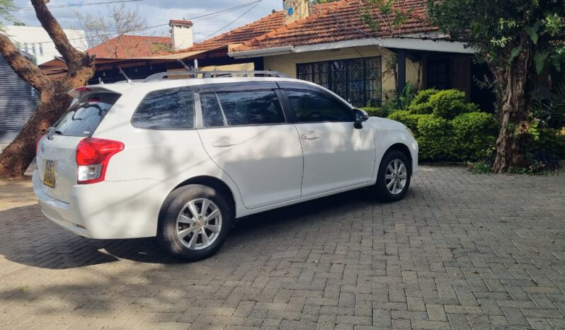 
								Toyota Corolla Fielder 2014 full									
