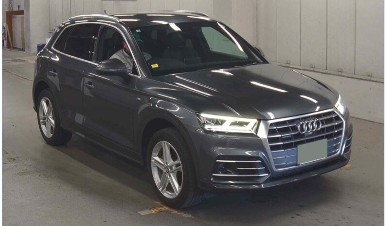 
								Audi Q5 2018 Gray full									