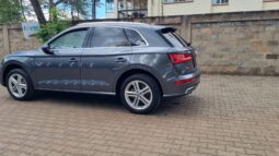 
										Audi Q5 2018 Gray full									