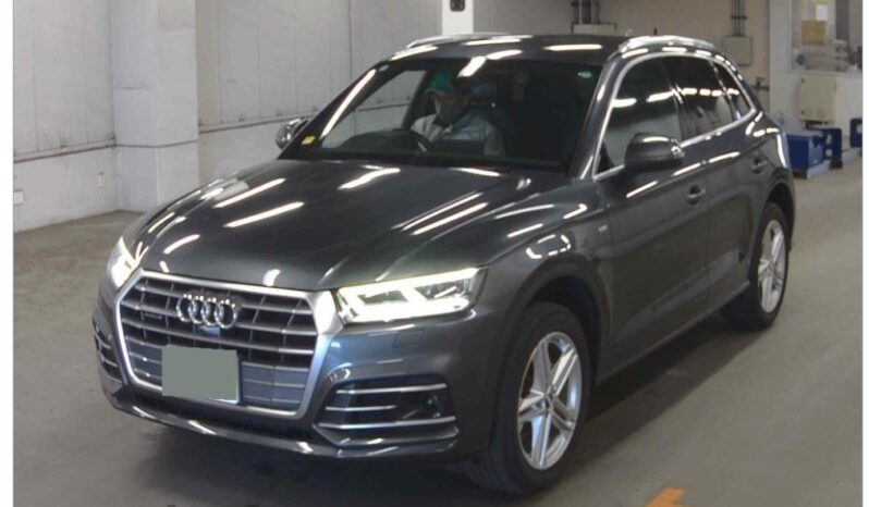 
								Audi Q5 2018 Gray full									