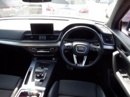 
										Audi Q5 2018 Gray full									