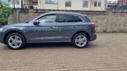 
										Audi Q5 2018 Gray full									