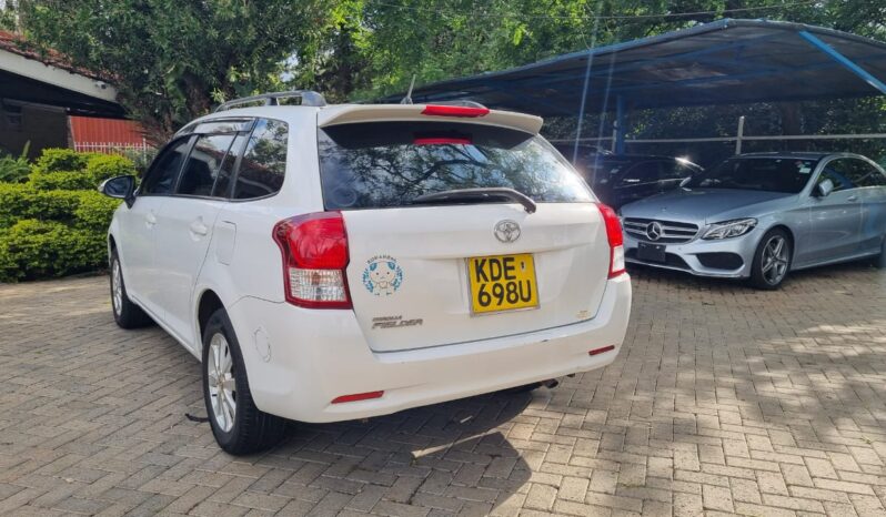 
								Toyota Corolla Fielder 2014 full									