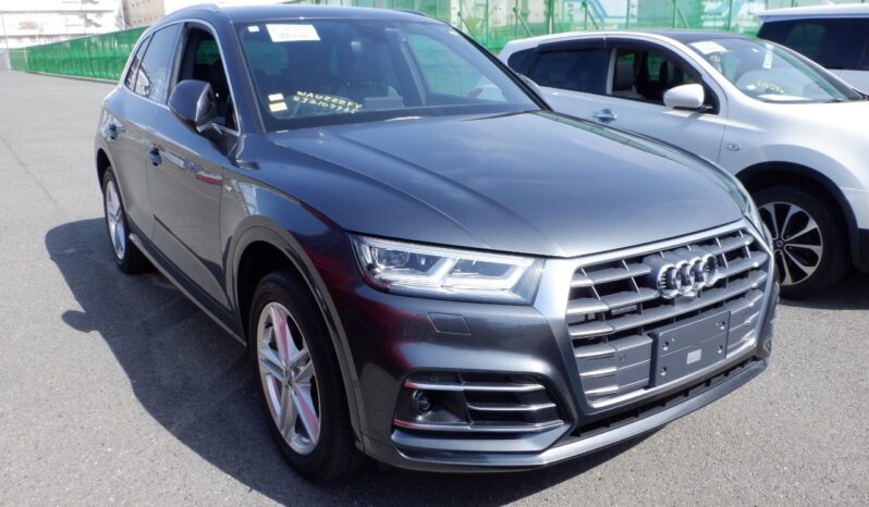 
								Audi Q5 2018 Gray full									