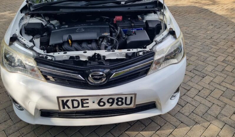 
								Toyota Corolla Fielder 2014 full									