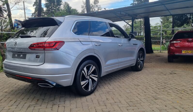 
								VolkswagenTouareg 2018 R-Line full									
