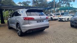 
										VolkswagenTouareg 2018 R-Line full									