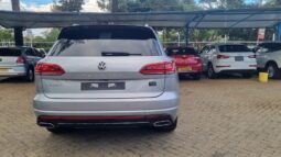 
										VolkswagenTouareg 2018 R-Line full									
