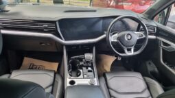 
										VolkswagenTouareg 2018 R-Line full									