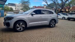 
										VolkswagenTouareg 2018 R-Line full									