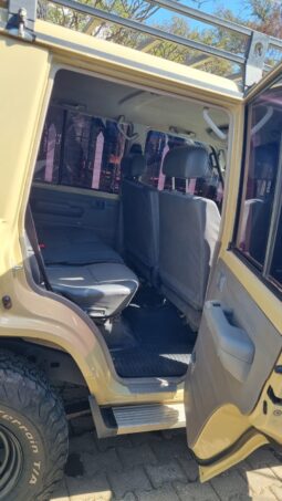 
										Toyota Land Criuser 76 Series full									