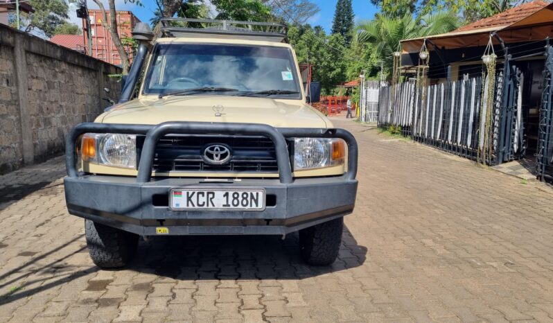 
								Toyota Land Criuser 76 Series full									