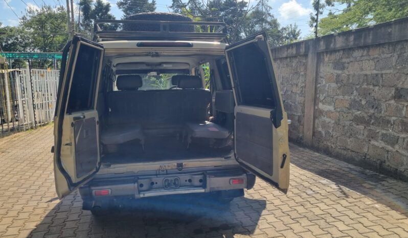 
								Toyota Land Criuser 76 Series full									