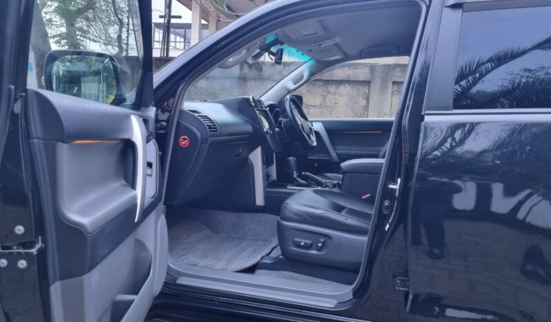 
								Toyota Landcruiser Prado 2011 full									