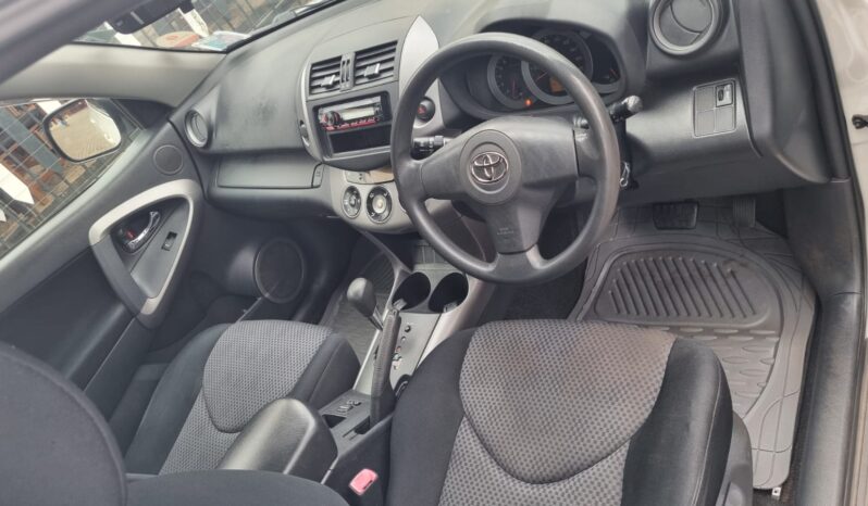 
								Toyota Rav4 full									