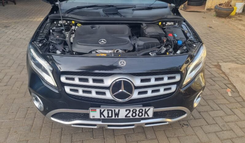 
								Mercedes GLA 220 2018 full									