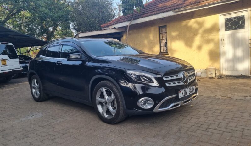 
								Mercedes GLA 220 2018 full									