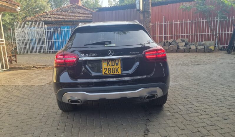 
								Mercedes GLA 220 2018 full									