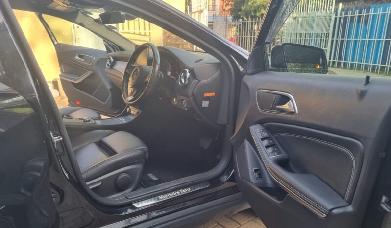 
								Mercedes GLA 220 2018 full									